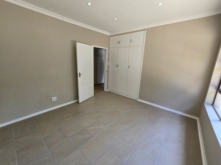 To Let 4 Bedroom Property for Rent in Hospitaalheuwel Free State